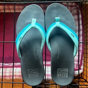 Reef leather flip flops size 9